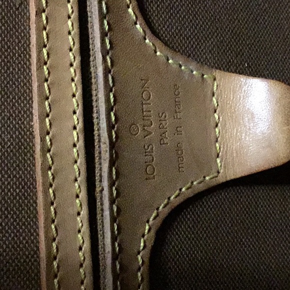 Louis Vuitton authentic Ellipse monogram key, bag - Picture 8 of 15